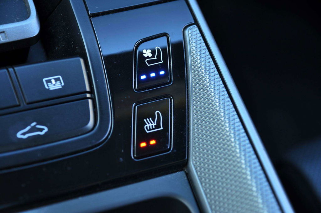 Porsche 992 Carrera 4