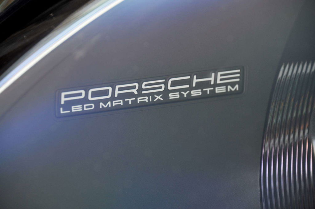 Porsche 992 Carrera 4