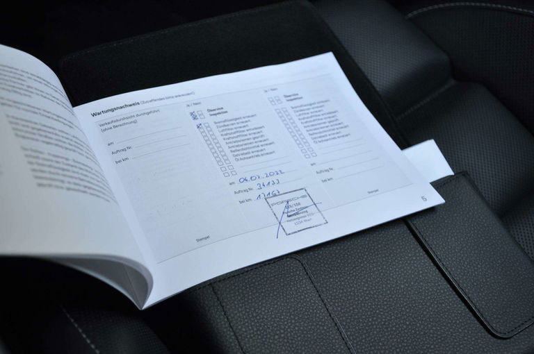 Porsche 992 Carrera 4