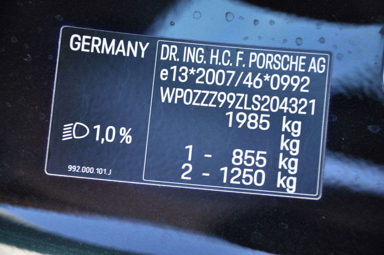 Porsche 992 Carrera 4