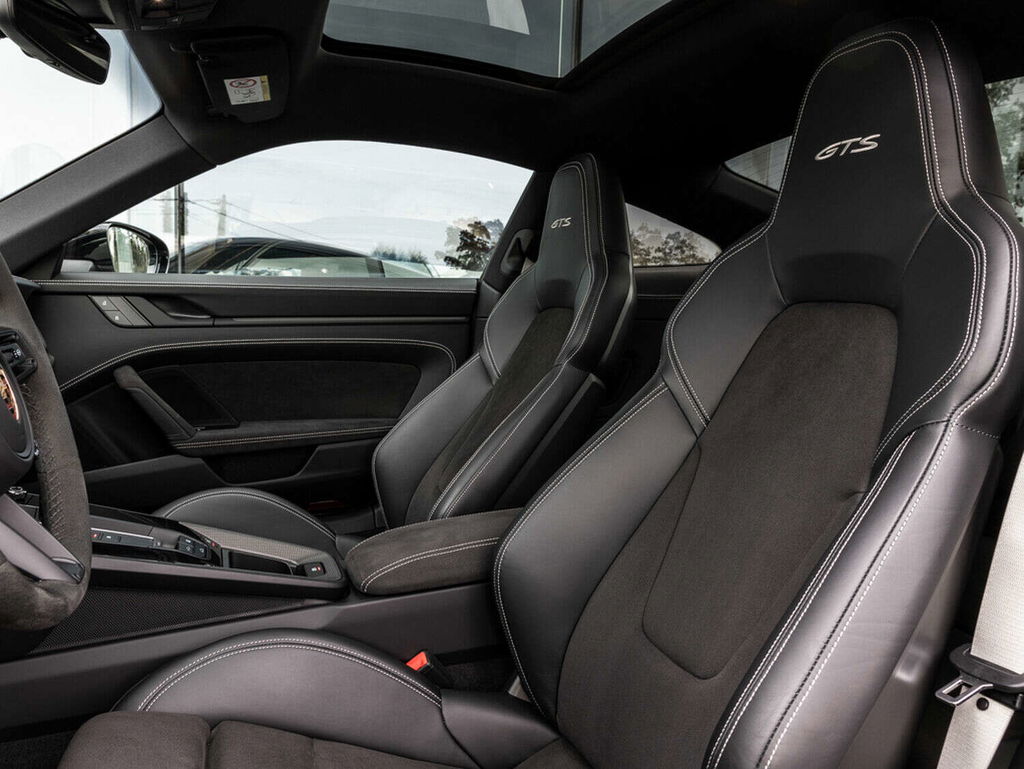 Porsche 992 Carrera GTS