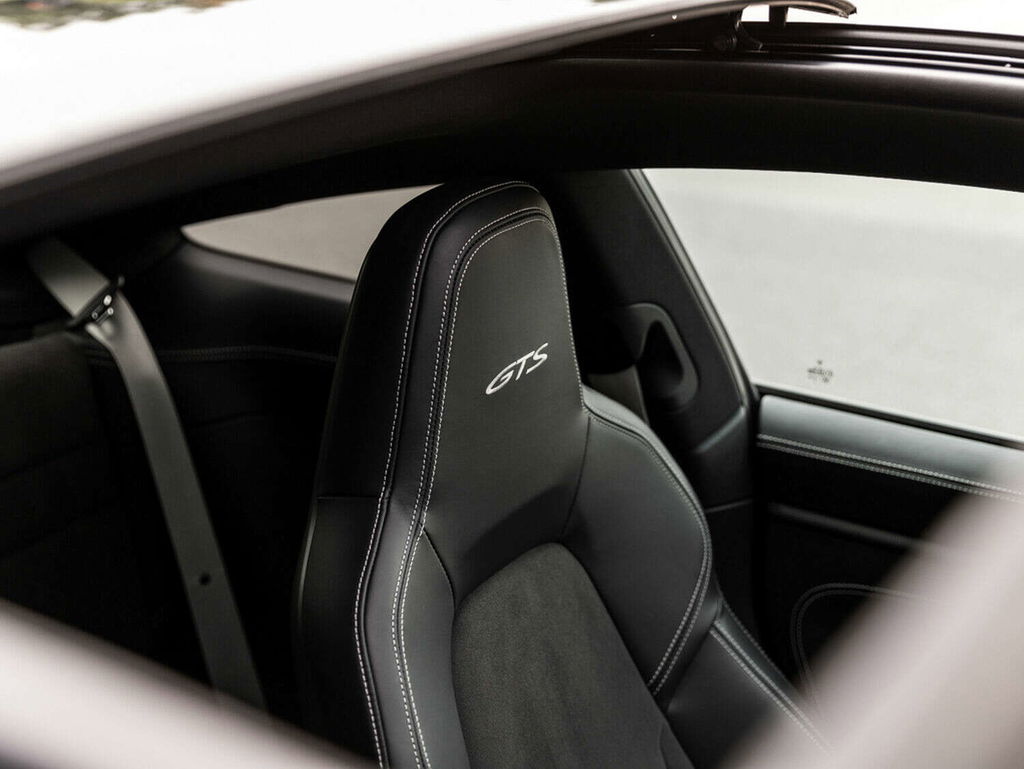 Porsche 992 Carrera GTS