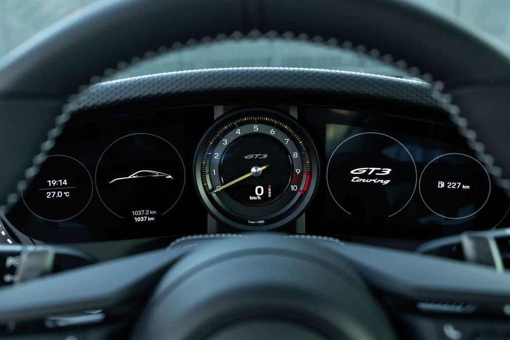 Porsche 992 GT3 Touring