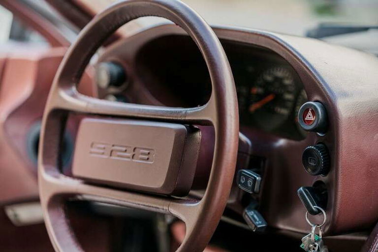 Porsche 928 S