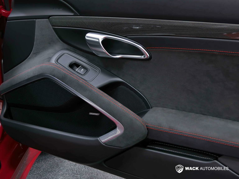 Porsche 991 Carrera 4 GTS