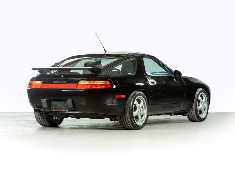 Porsche 928 GTS