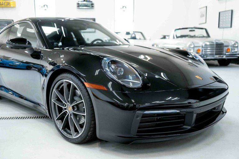 Porsche 992 Carrera