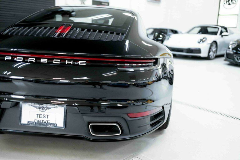 Porsche 992 Carrera
