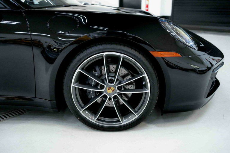 Porsche 992 Carrera