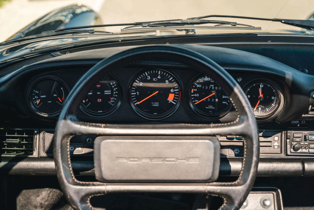 Porsche 911 Carrera 3.2