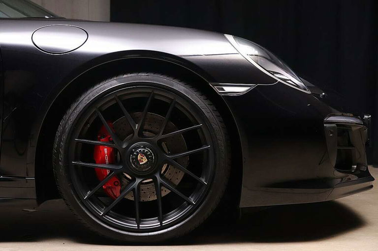 Porsche 991.2 Carrera 4 GTS