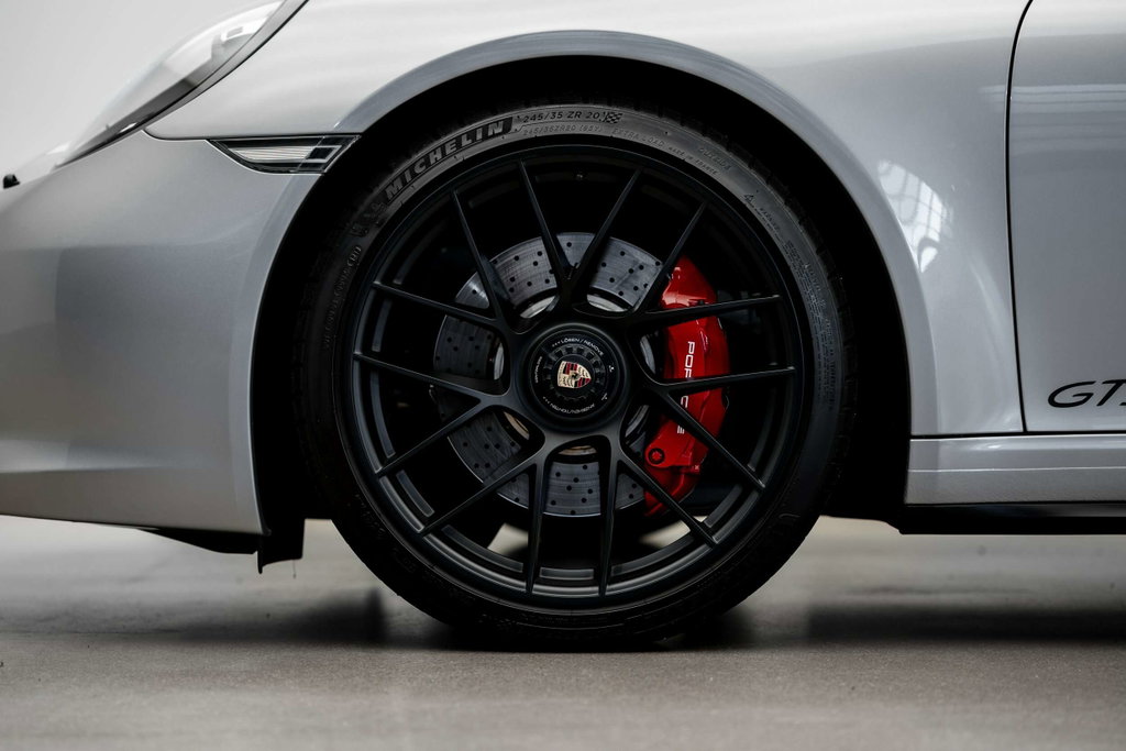 Porsche 991.2 Carrera GTS