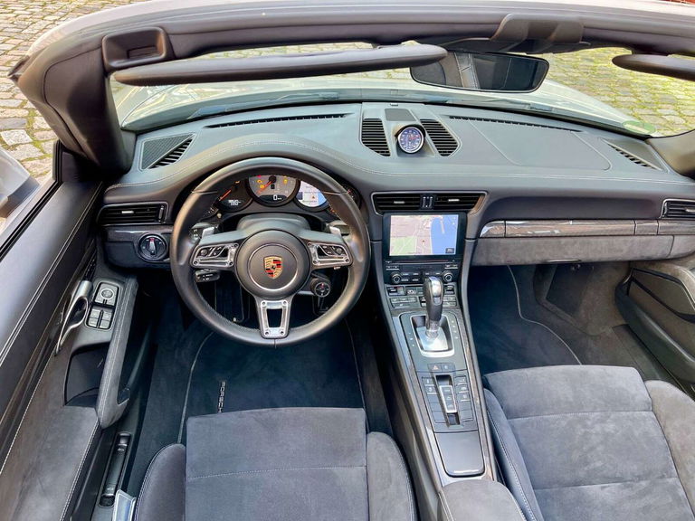 Porsche 991.2 Carrera GTS