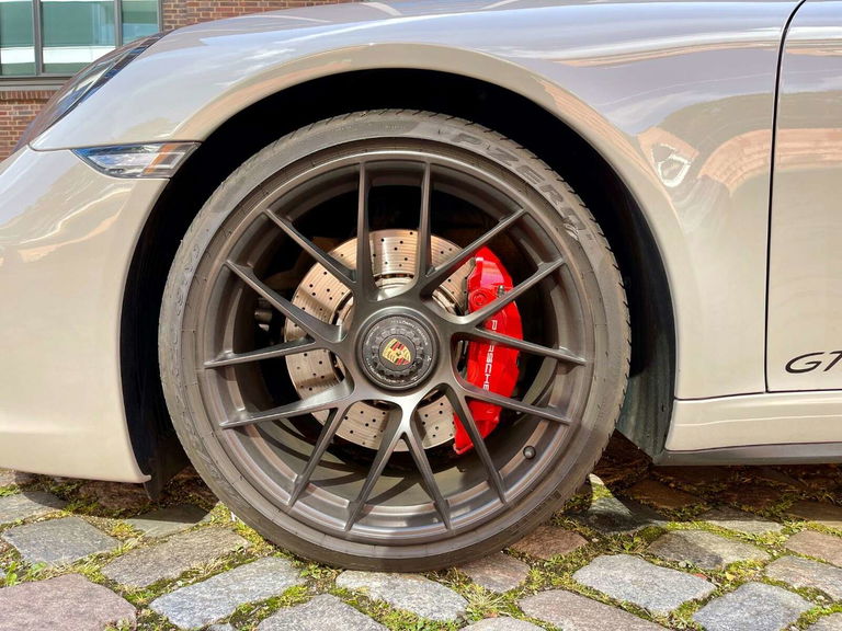 Porsche 991.2 Carrera GTS