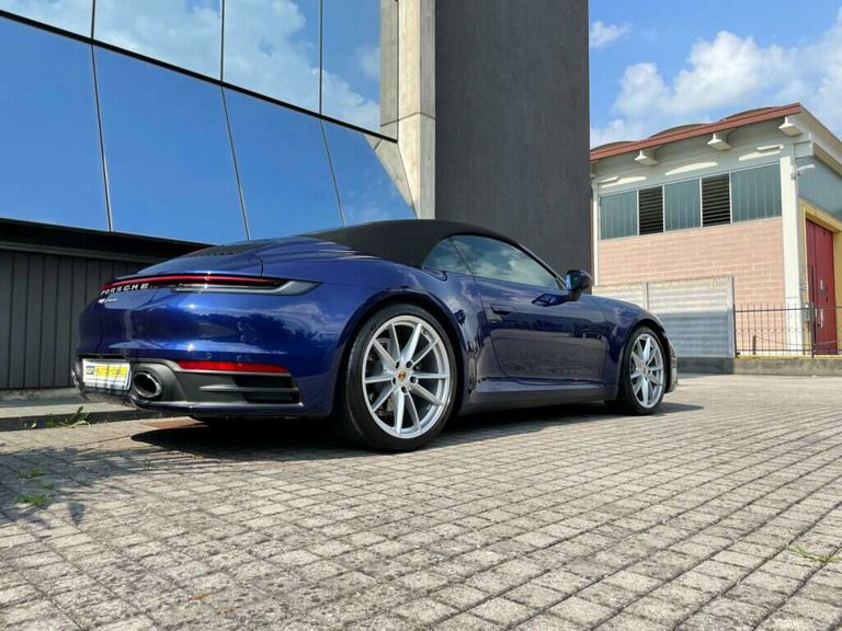 Porsche 992 Carrera