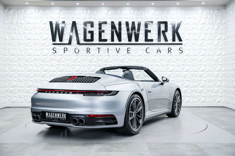 Porsche 992 Carrera 4