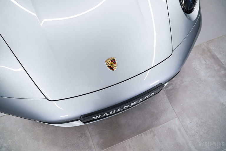 Porsche 992 Carrera 4