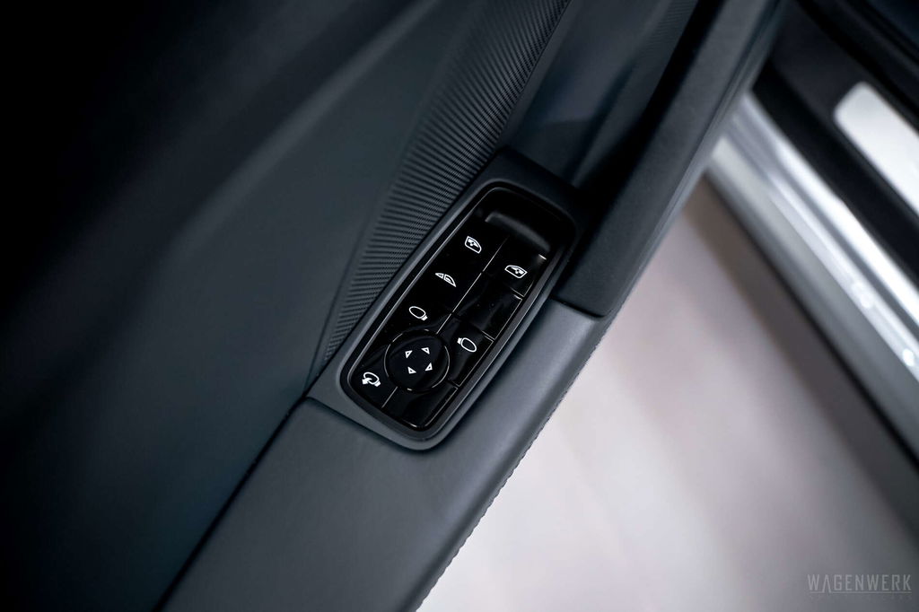 Porsche 992 Carrera 4