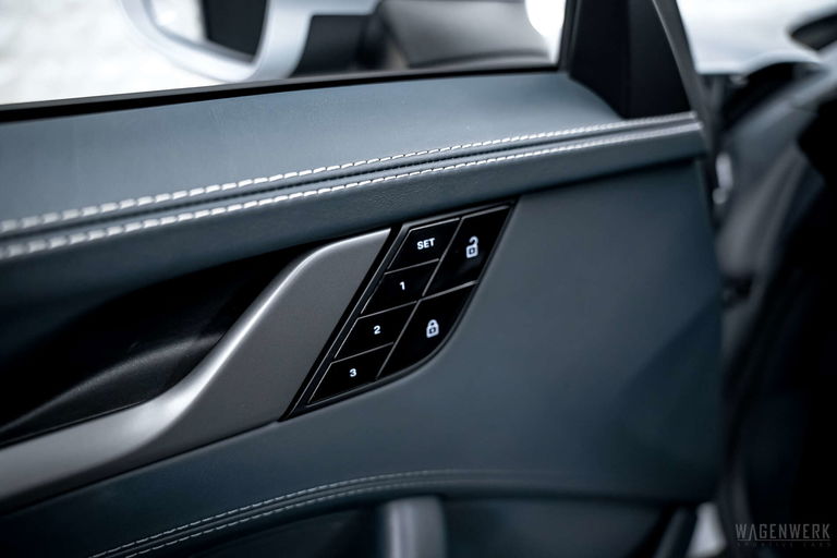 Porsche 992 Carrera 4