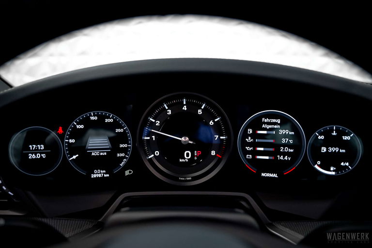 Porsche 992 Carrera 4