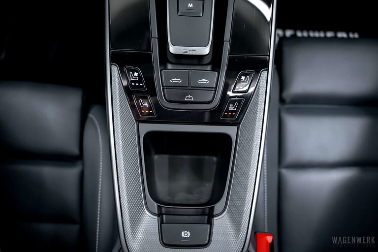 Porsche 992 Carrera 4