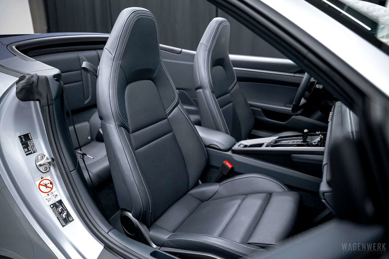 Porsche 992 Carrera 4