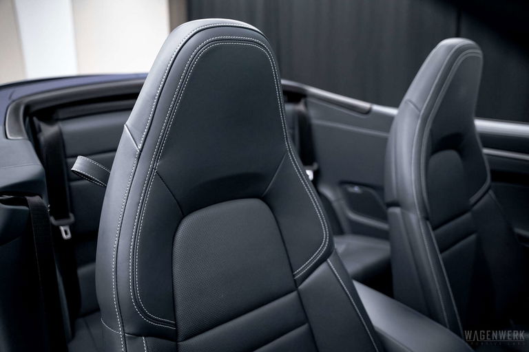 Porsche 992 Carrera 4