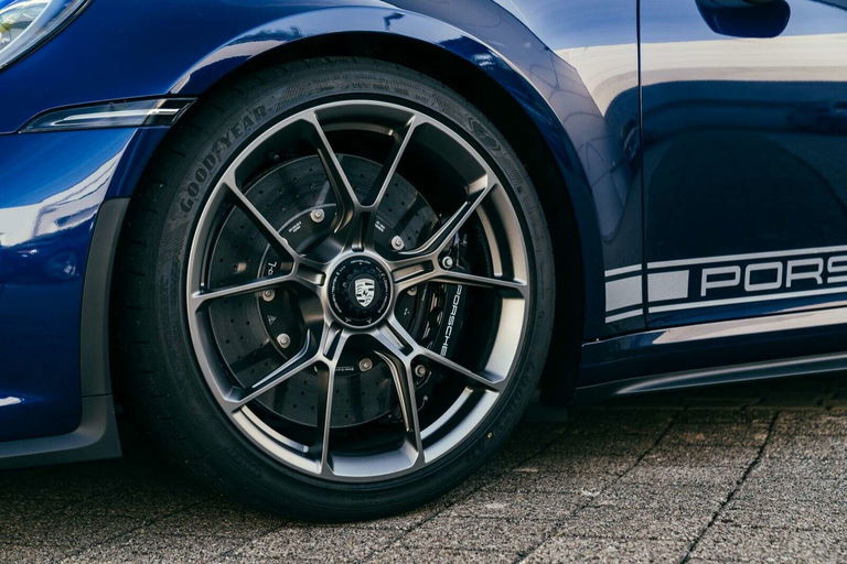 Porsche 992 GT3 Touring