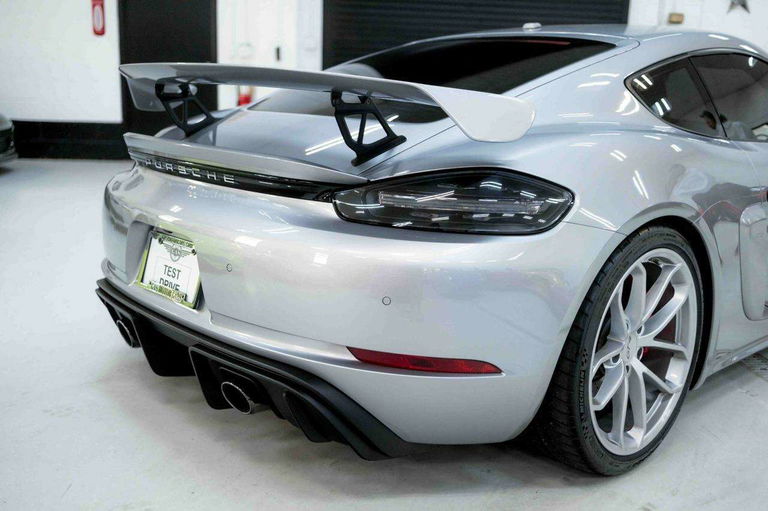 Porsche 718 Cayman GT4