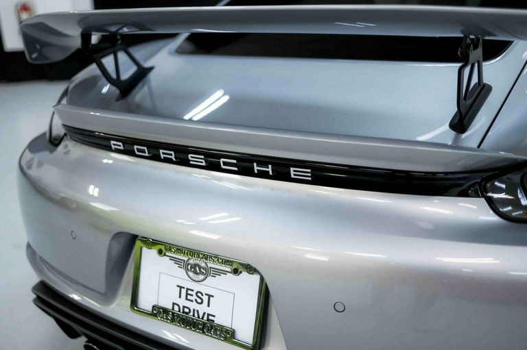 Porsche 718 Cayman GT4