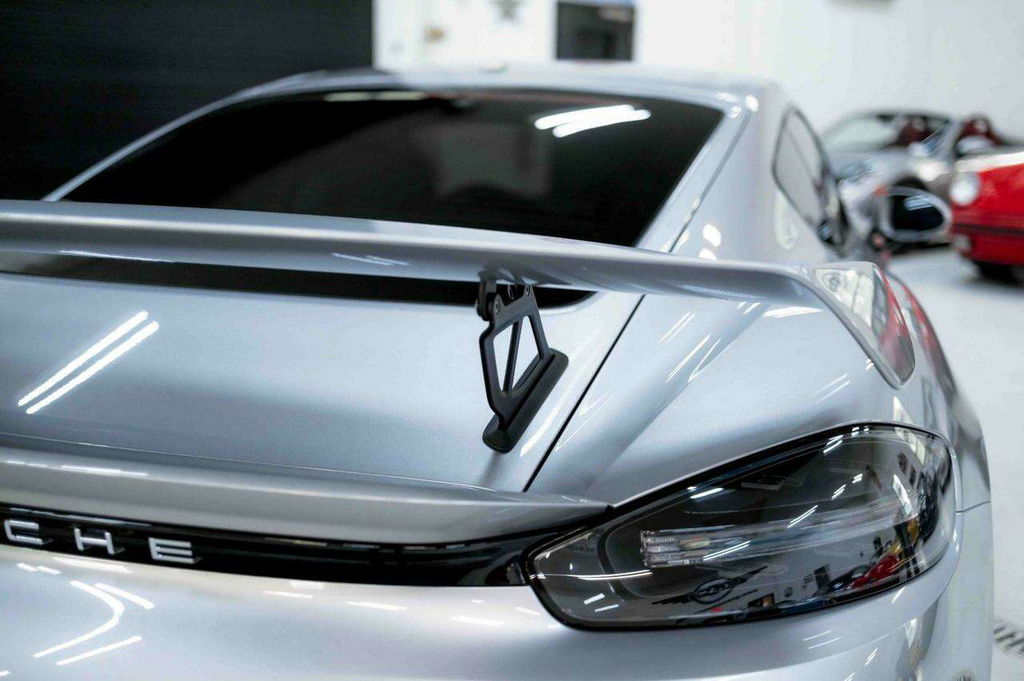 Porsche 718 Cayman GT4