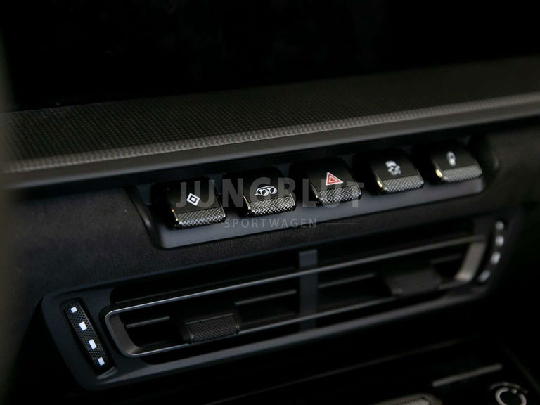 Porsche 992 Carrera 4 GTS