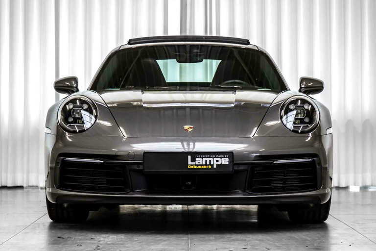 Porsche 992 Carrera