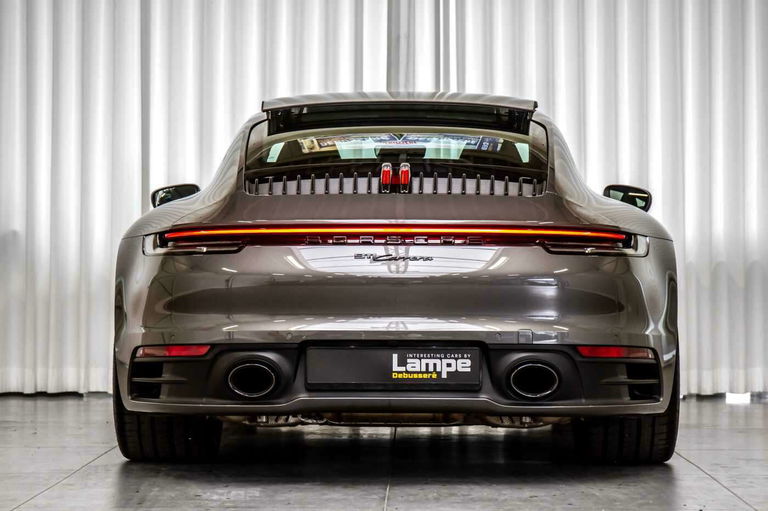 Porsche 992 Carrera