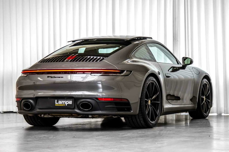 Porsche 992 Carrera