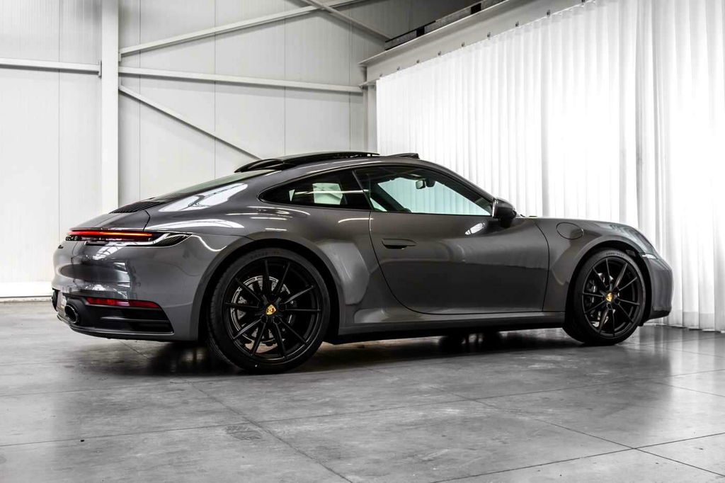 Porsche 992 Carrera