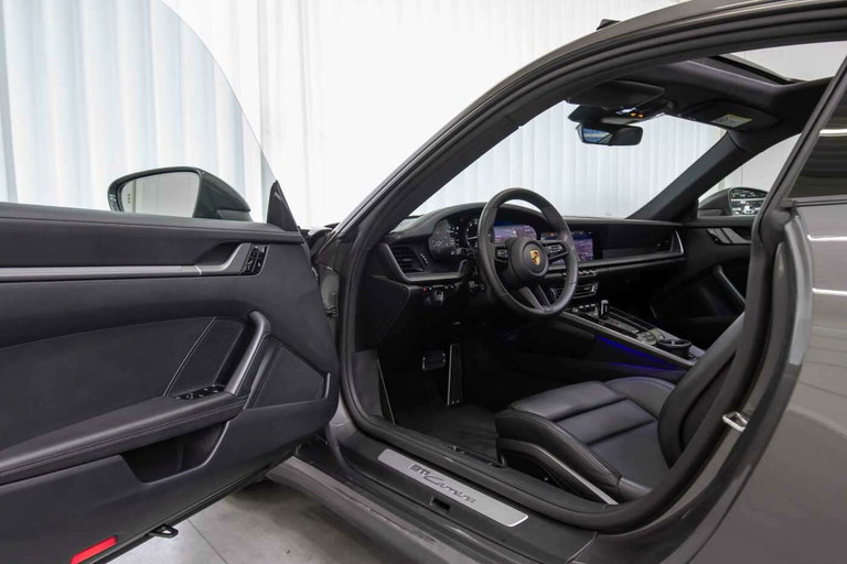 Porsche 992 Carrera