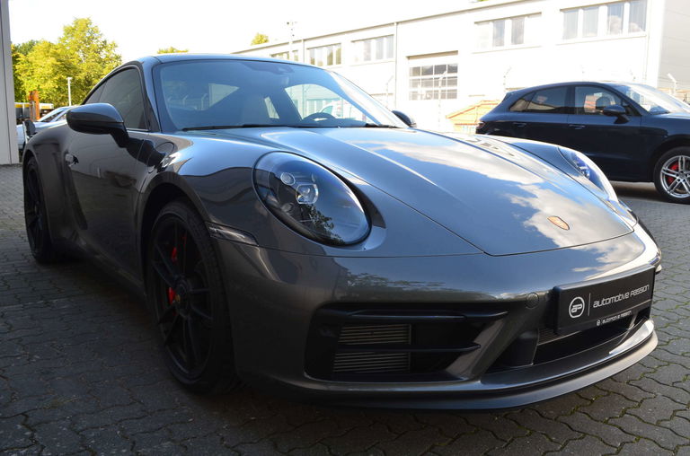 Porsche 992 Carrera GTS