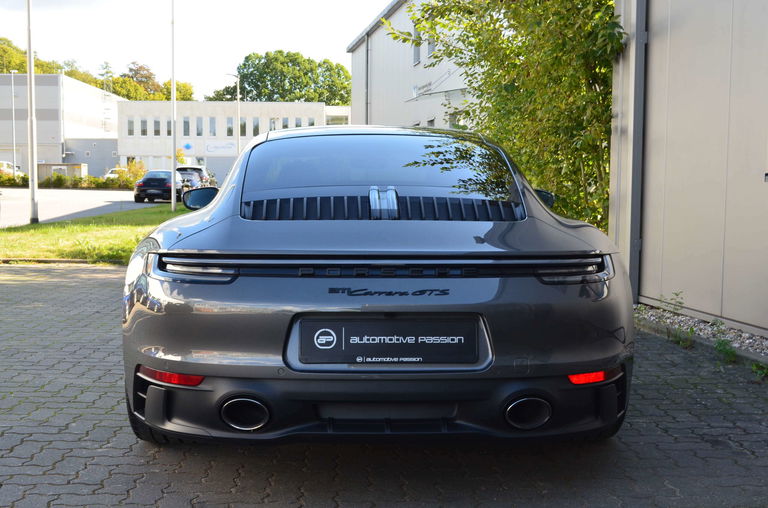 Porsche 992 Carrera GTS