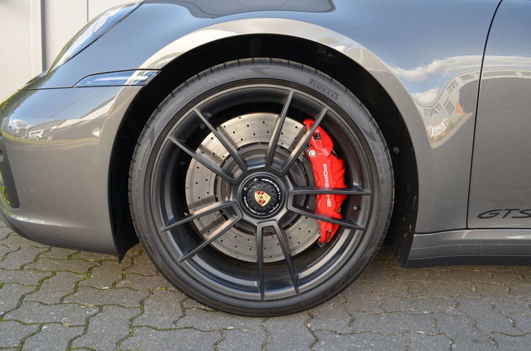 Porsche 992 Carrera GTS