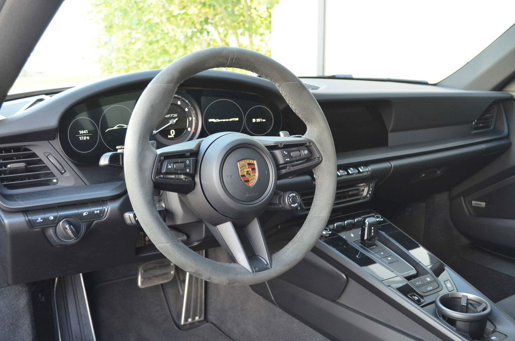 Porsche 992 Carrera GTS