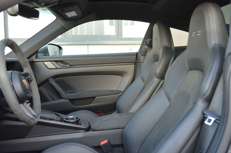 Porsche 992 Carrera GTS