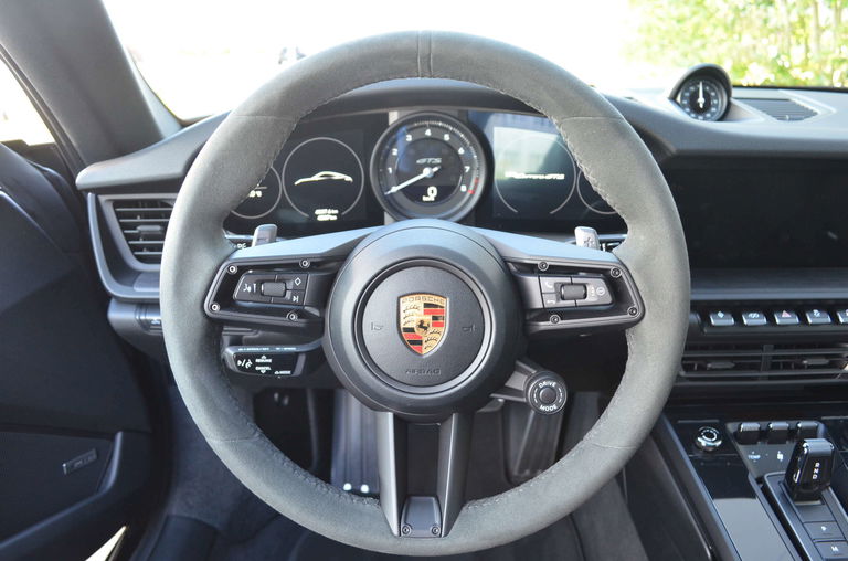 Porsche 992 Carrera GTS