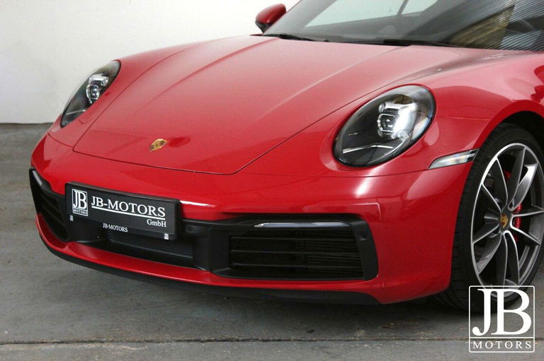 Porsche 992 Carrera 4S