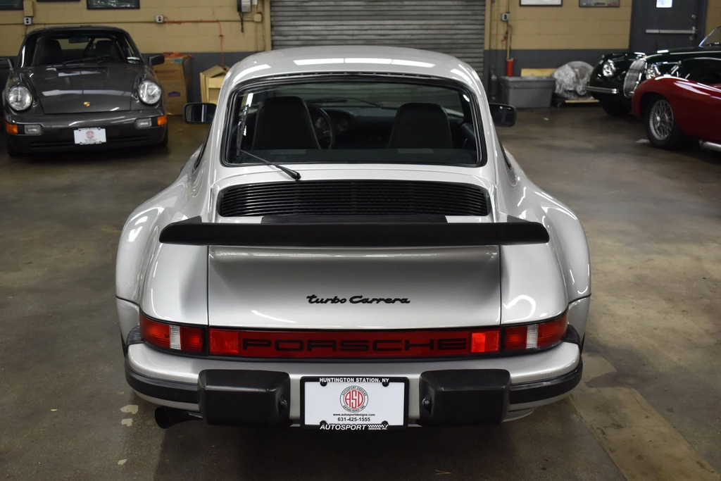 Porsche 911 Turbo 3.0 (US)