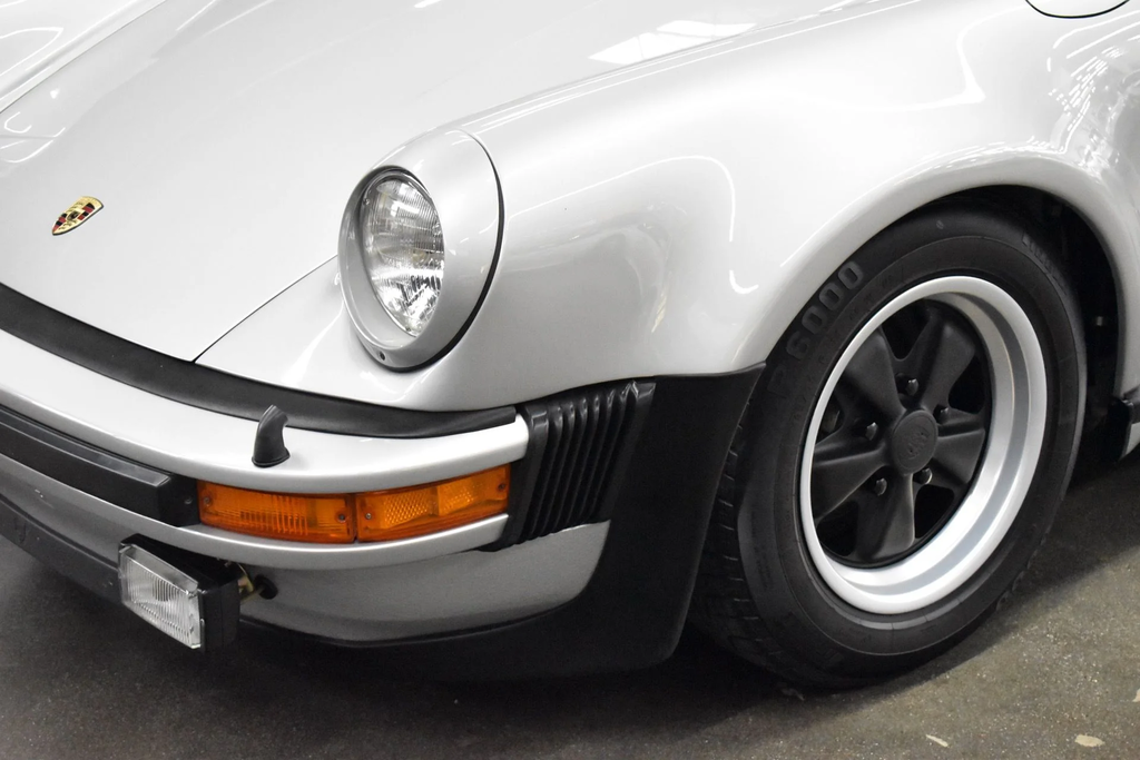 Porsche 911 Turbo 3.0 (US)