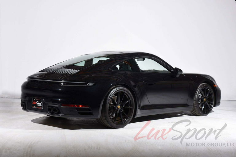 Porsche 992 Carrera 4