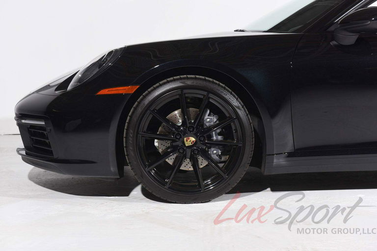 Porsche 992 Carrera 4