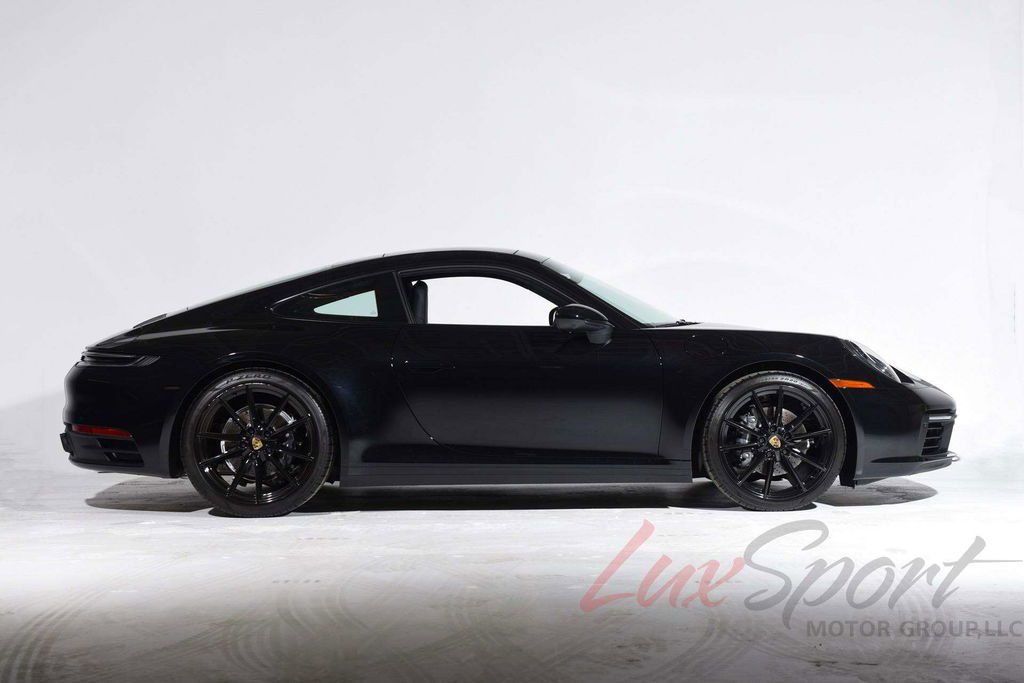 Porsche 992 Carrera 4