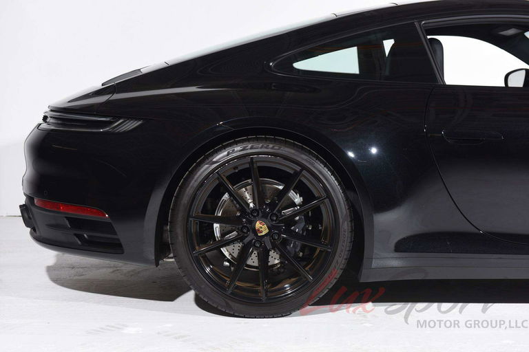 Porsche 992 Carrera 4